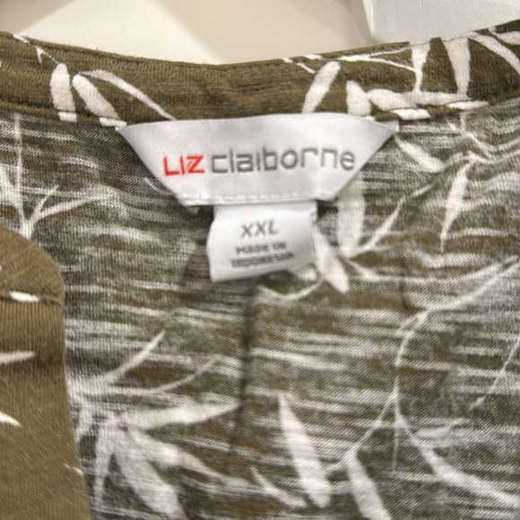 Liz Claiborne Green and White Floral Print Short-Sleeve T-Shirt, Size XXL - Picture 2 of 3
